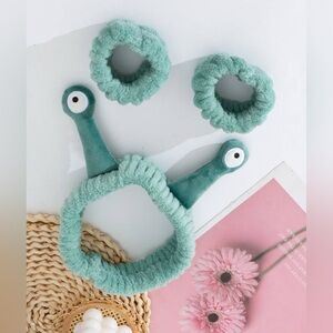Green Plush Headband and wristband beauty set